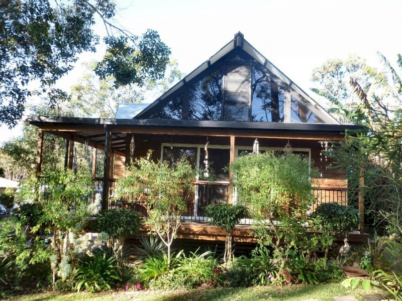 68 High central, Macleay Island QLD 4184