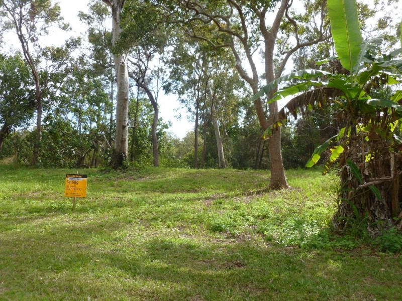 37 Blue Bay Crescent, Macleay Island QLD 4184