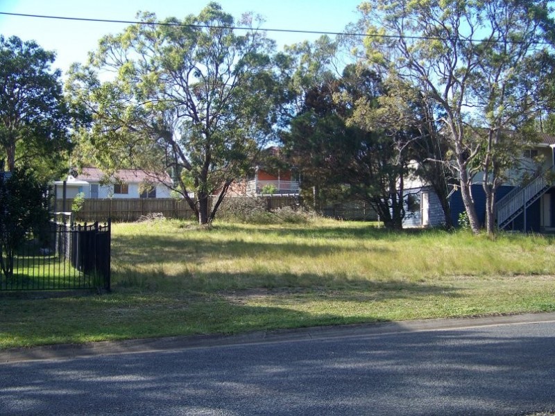 23 Hastings Terrace, Macleay Island QLD 4184