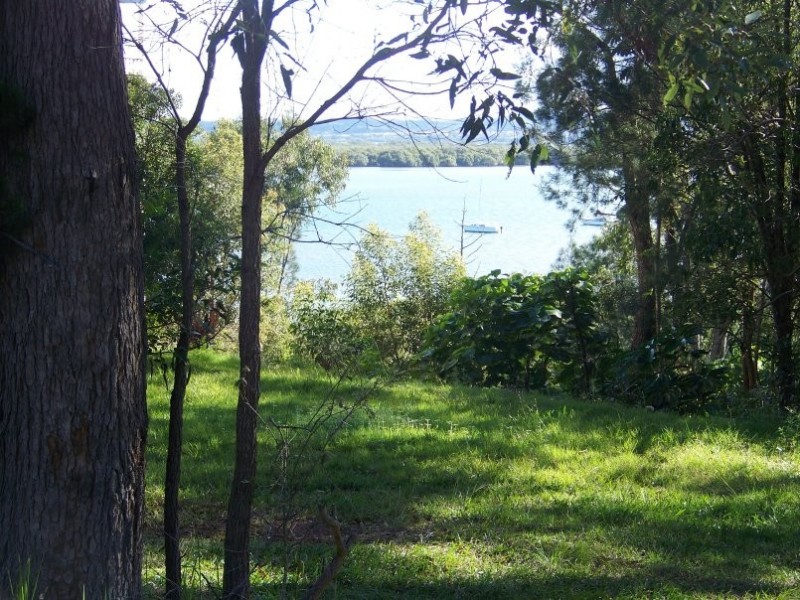 26 Cliff Terrace, Macleay Island QLD 4184