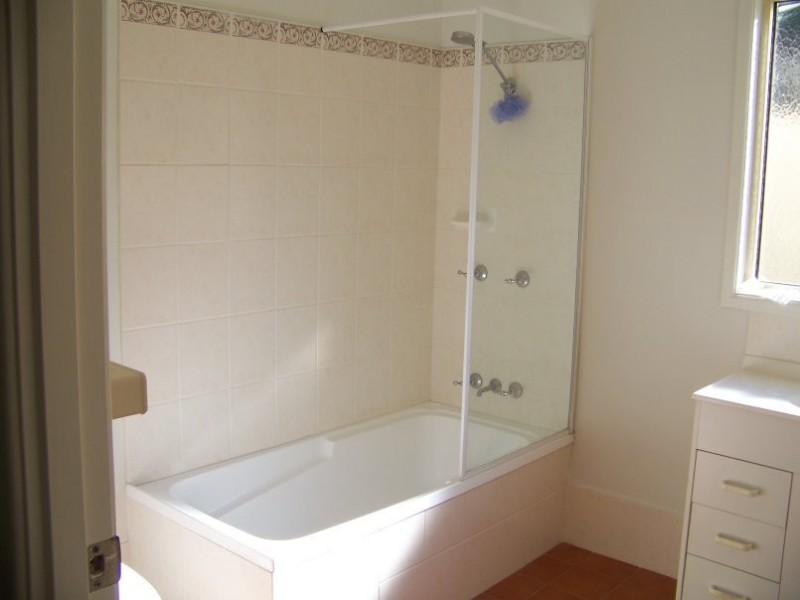 10 Mawarra St, Macleay Island QLD 4184