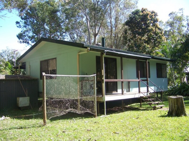 25 Michiko St, Macleay Island QLD 4184