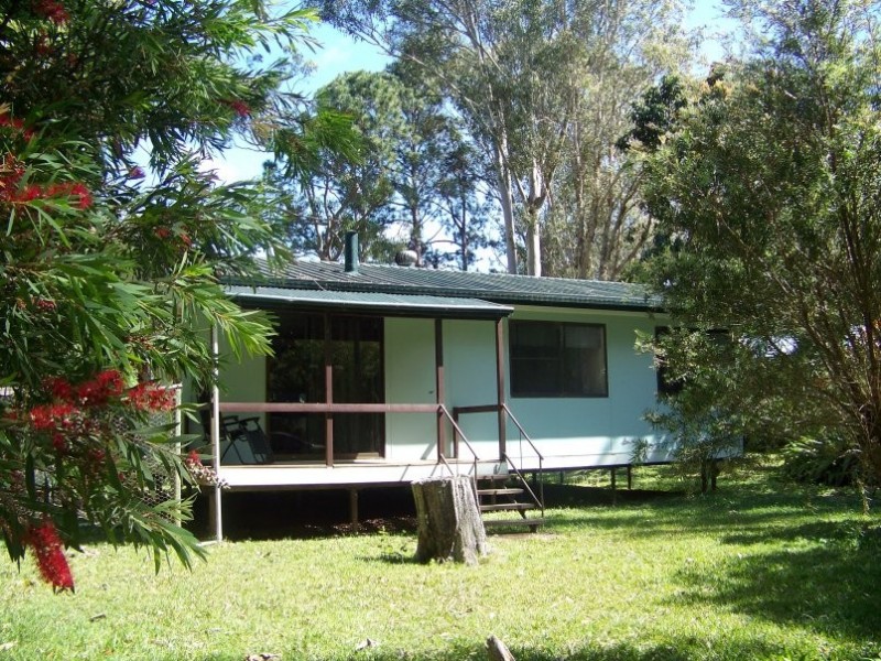 25 Michiko St, Macleay Island QLD 4184
