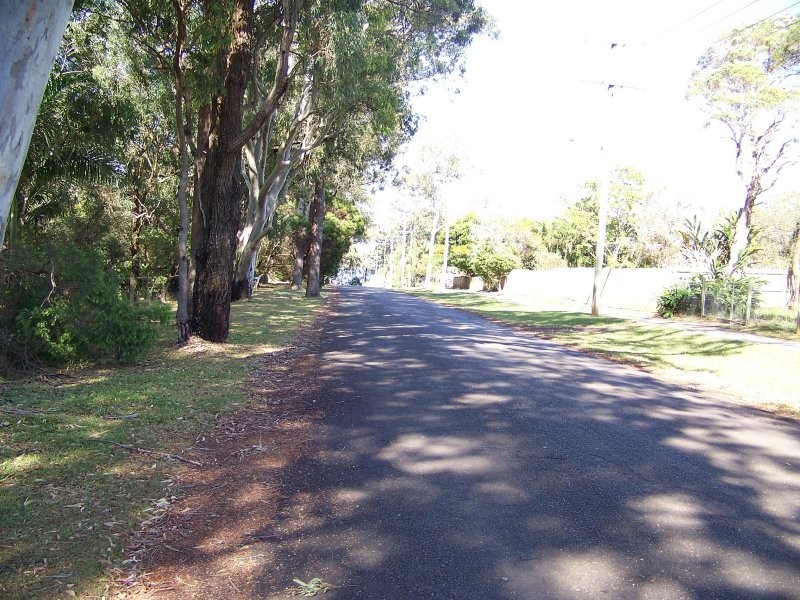 21 LUCAS DR, Lamb Island QLD 4184