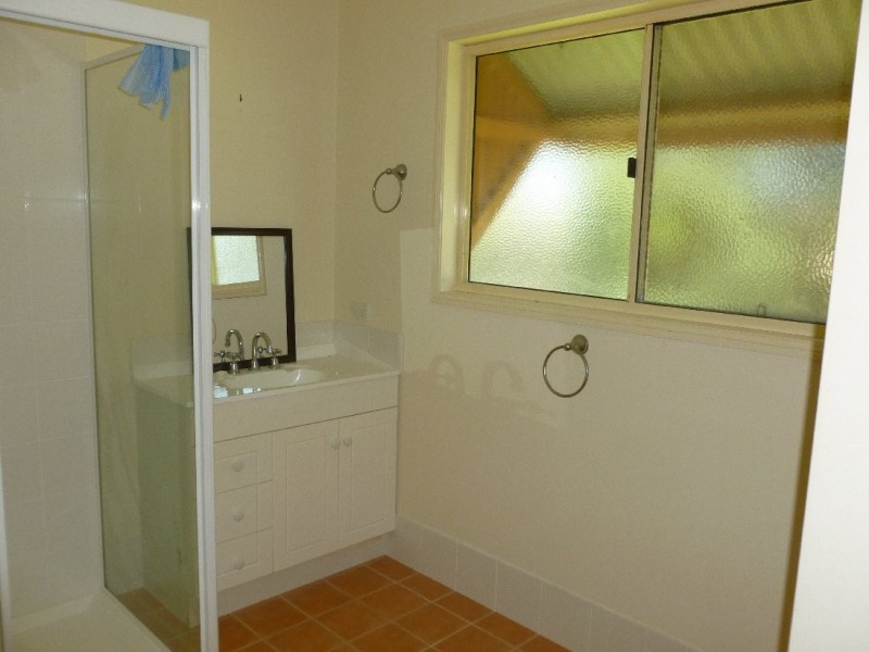 33 LONICERA  STREET, Macleay Island QLD 4184