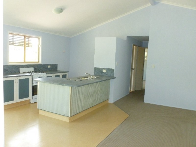 9 Thomas St, Macleay Island QLD 4184