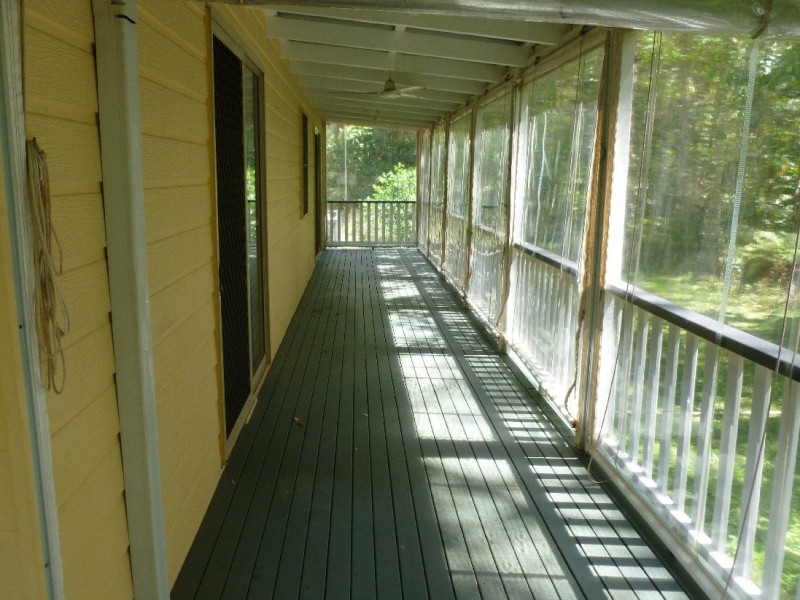 9 Thomas St, Macleay Island QLD 4184