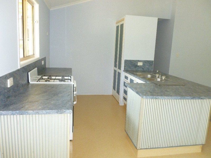 9 Thomas St, Macleay Island QLD 4184