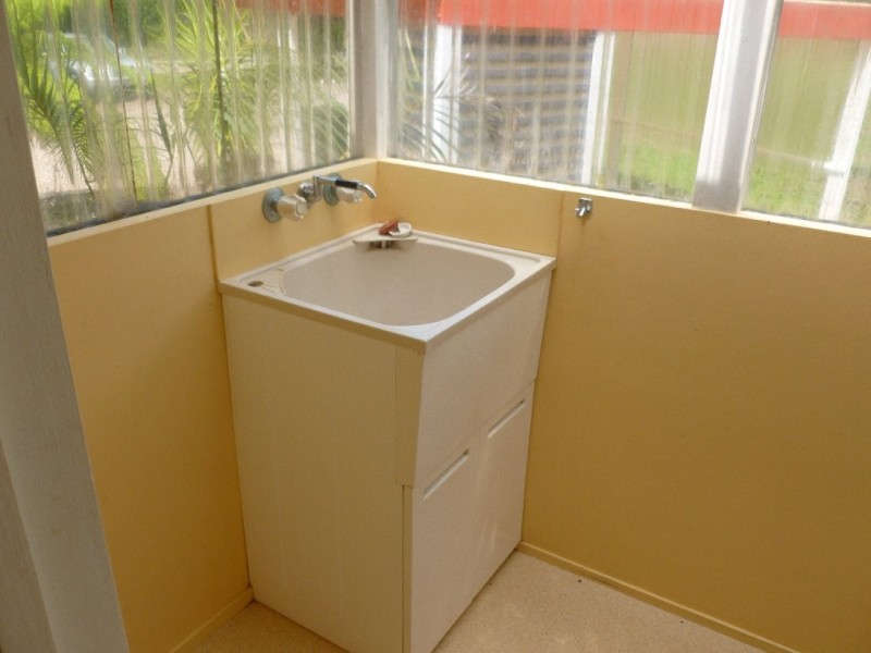 9 Thomas St, Macleay Island QLD 4184