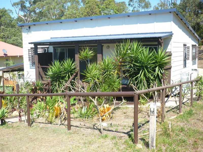 12 YACHT STREET, Russell Island QLD 4184