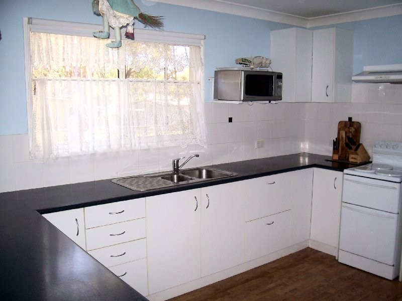 7 ROBIN STREET, Macleay Island QLD 4184