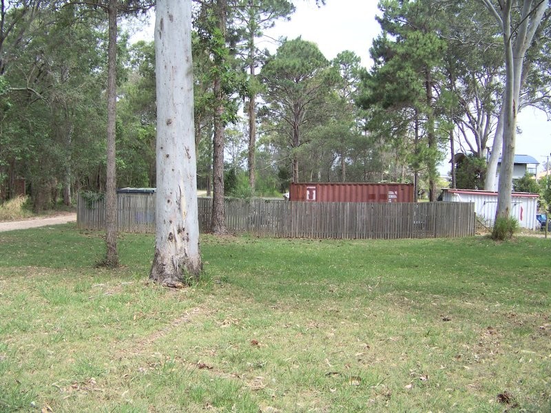 21 HELEN PDE, Lamb Island QLD 4184