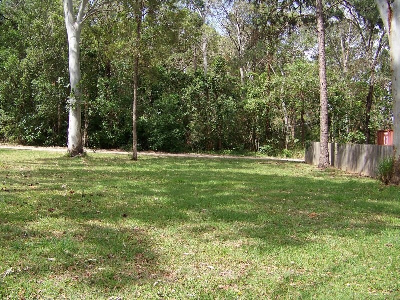21 HELEN PDE, Lamb Island QLD 4184