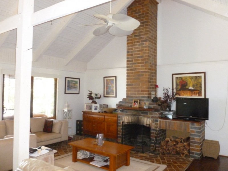 8 EMILY COURT, Macleay Island QLD 4184