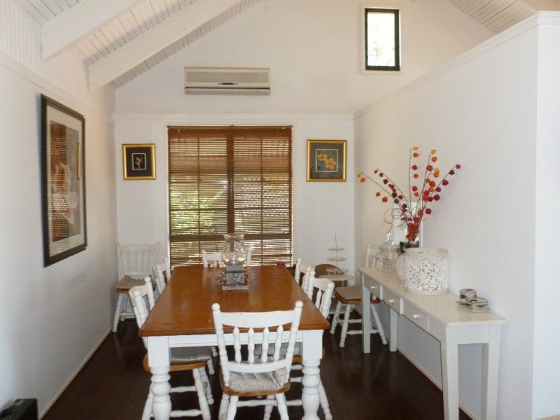 8 EMILY COURT, Macleay Island QLD 4184