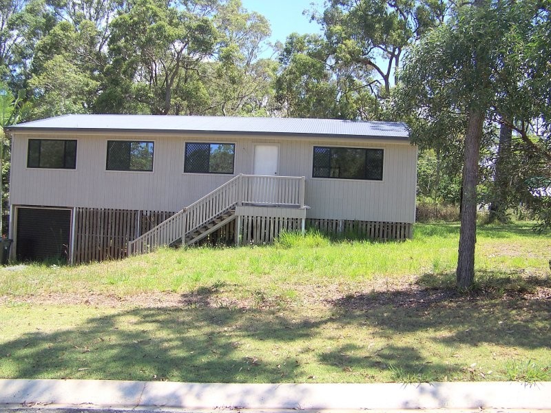 9 PAULA pde, Lamb Island QLD 4184