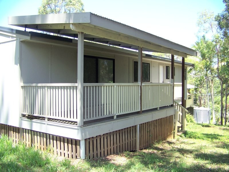 9 PAULA pde, Lamb Island QLD 4184