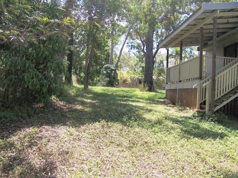 9 PAULA pde, Lamb Island QLD 4184