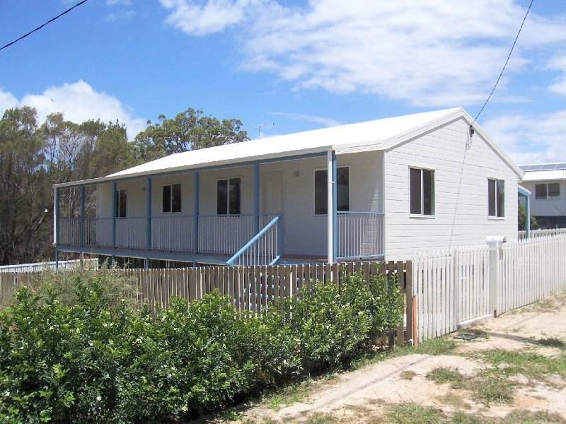 16 CAMENA STREET, Macleay Island QLD 4184