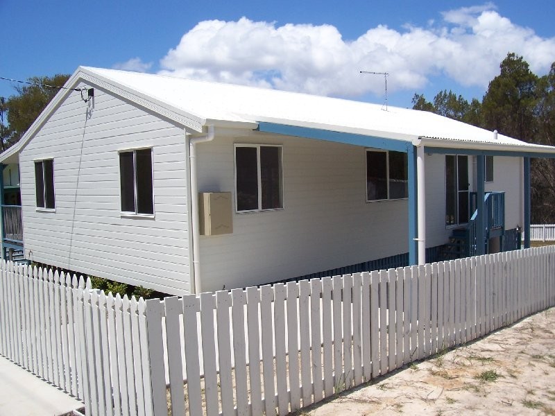 16 CAMENA STREET, Macleay Island QLD 4184