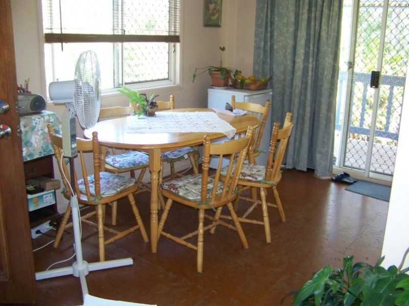 8 Rainbow Ave, Macleay Island QLD 4184