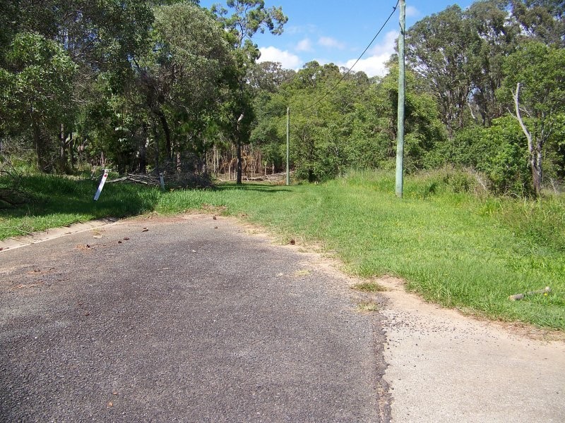 6 WOBUR ST, Lamb Island QLD 4184