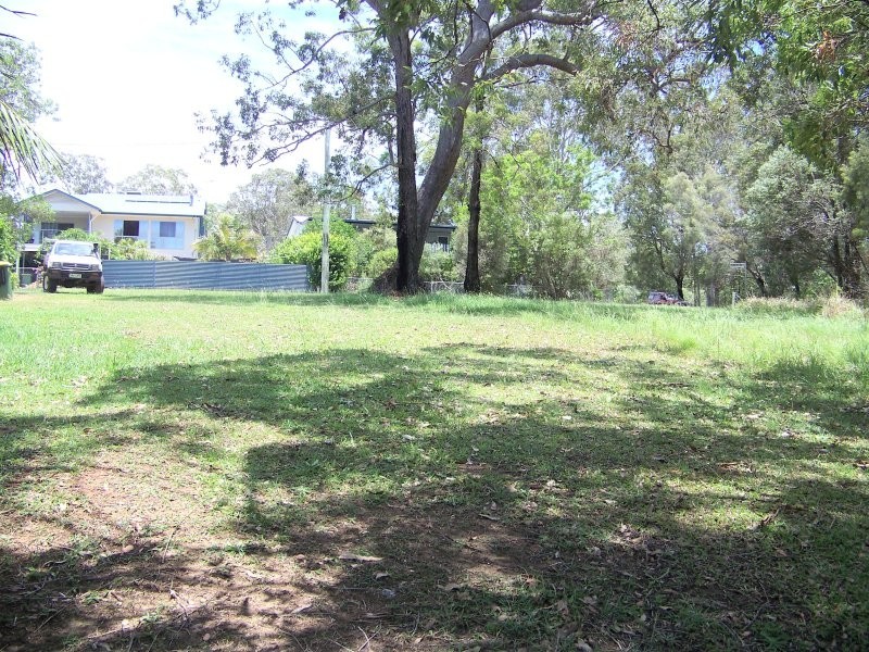 99 PERULPA DR, Lamb Island QLD 4184