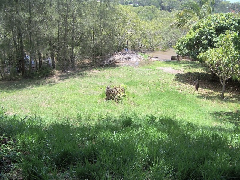 99 PERULPA DR, Lamb Island QLD 4184