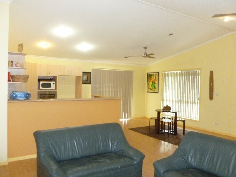 1 CHARLES TERRACE, Macleay Island QLD 4184