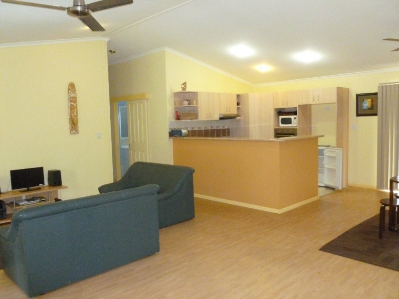 1 CHARLES TERRACE, Macleay Island QLD 4184