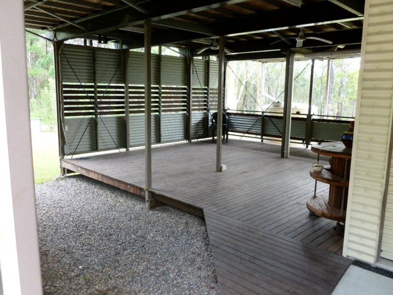 1 CHARLES TERRACE, Macleay Island QLD 4184