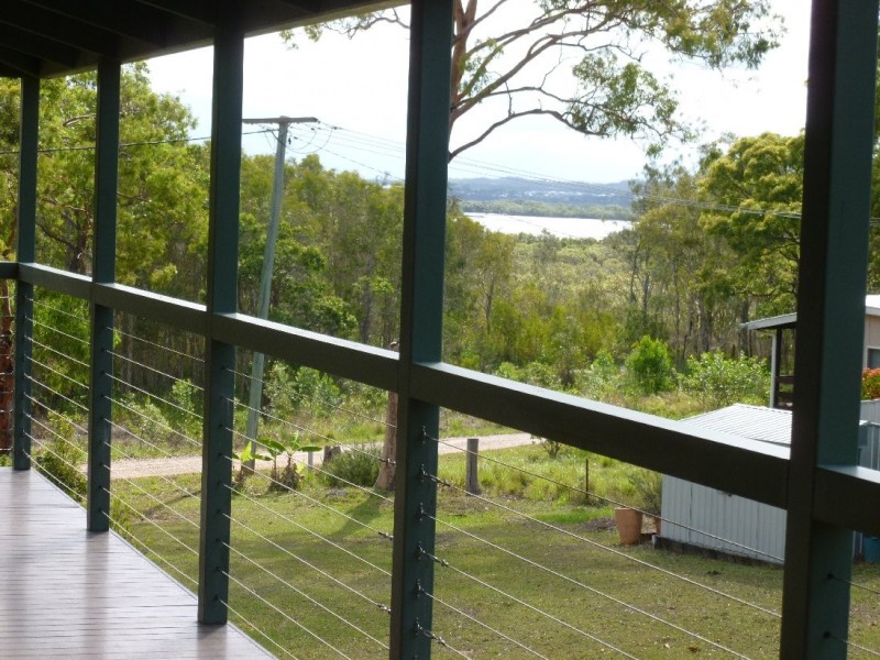1 CHARLES TERRACE, Macleay Island QLD 4184