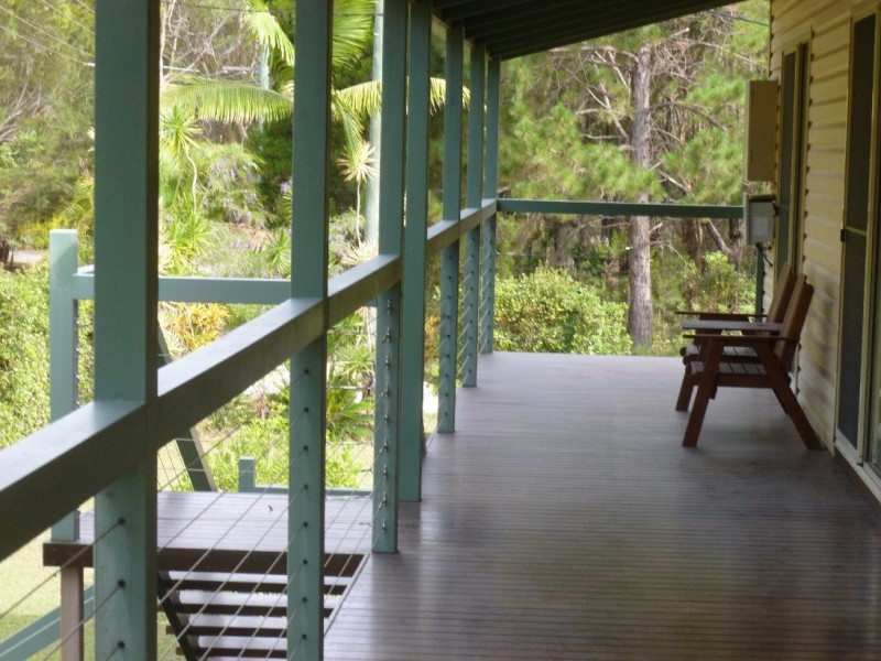 1 CHARLES TERRACE, Macleay Island QLD 4184