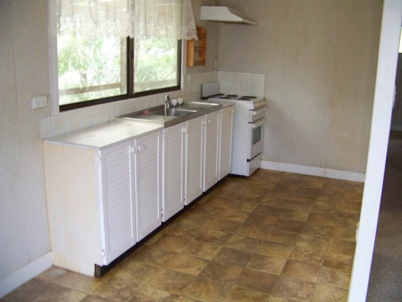 3 Garnet Street, Macleay Island QLD 4184