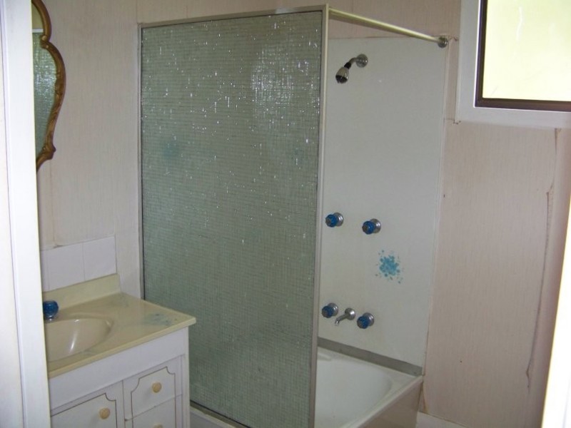 3 Garnet Street, Macleay Island QLD 4184