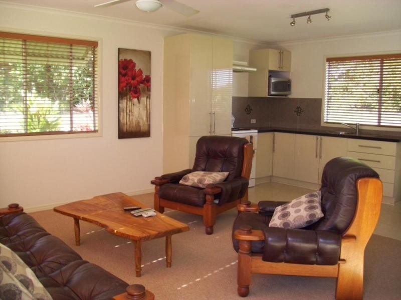 66 LUCAS dr, Lamb Island QLD 4184