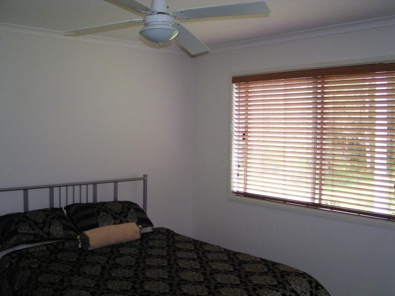 66 LUCAS dr, Lamb Island QLD 4184