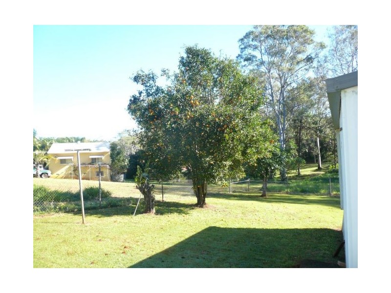 66 LUCAS dr, Lamb Island QLD 4184