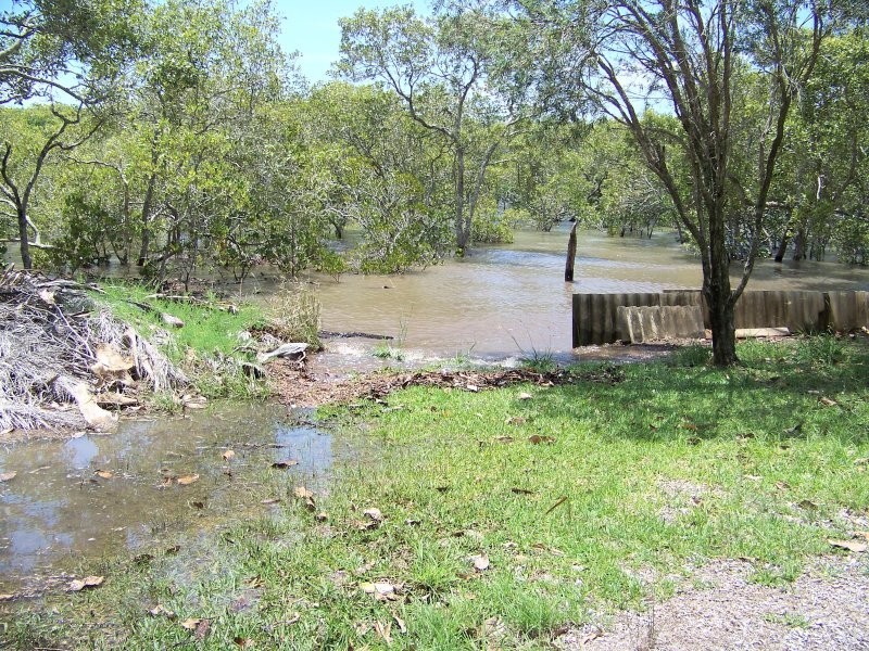 101 PERULPA DR, Lamb Island QLD 4184