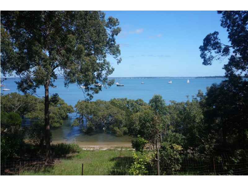 47 COONDOOROOPA DRIVE, Macleay Island QLD 4184