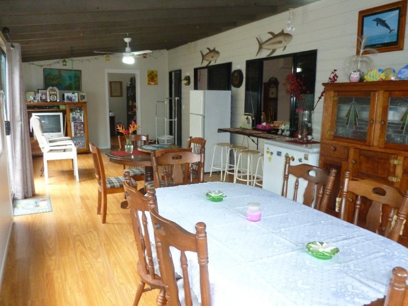 2 DUNCAN ST, Macleay Island QLD 4184