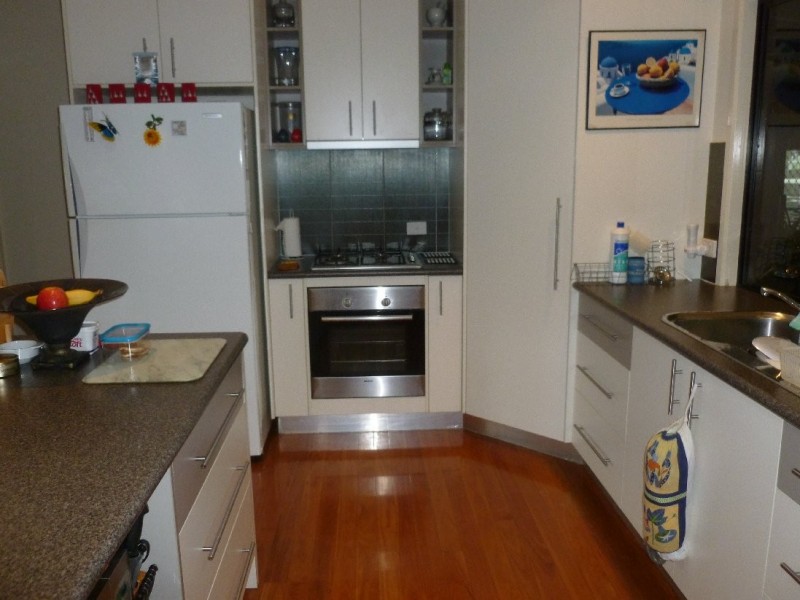 2 DUNCAN ST, Macleay Island QLD 4184