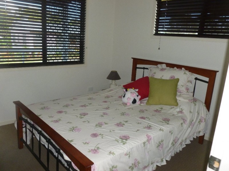 2 DUNCAN ST, Macleay Island QLD 4184