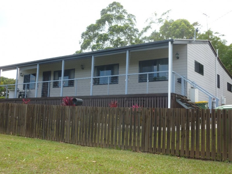 2 DUNCAN ST, Macleay Island QLD 4184