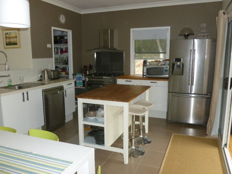 14 LEANNE ST, Macleay Island QLD 4184