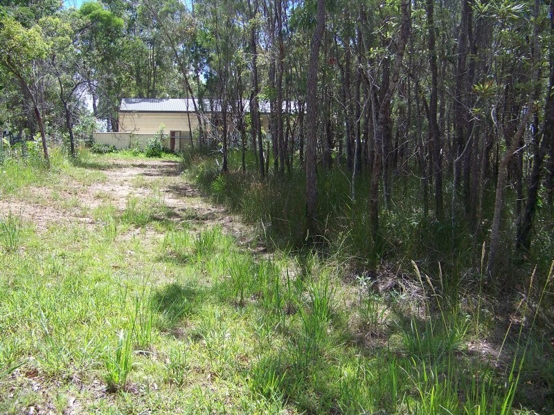 13 BELAR ST, Lamb Island QLD 4184