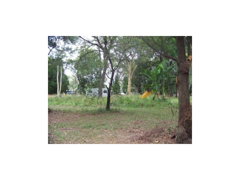 21 President Tce, Macleay Island QLD 4184