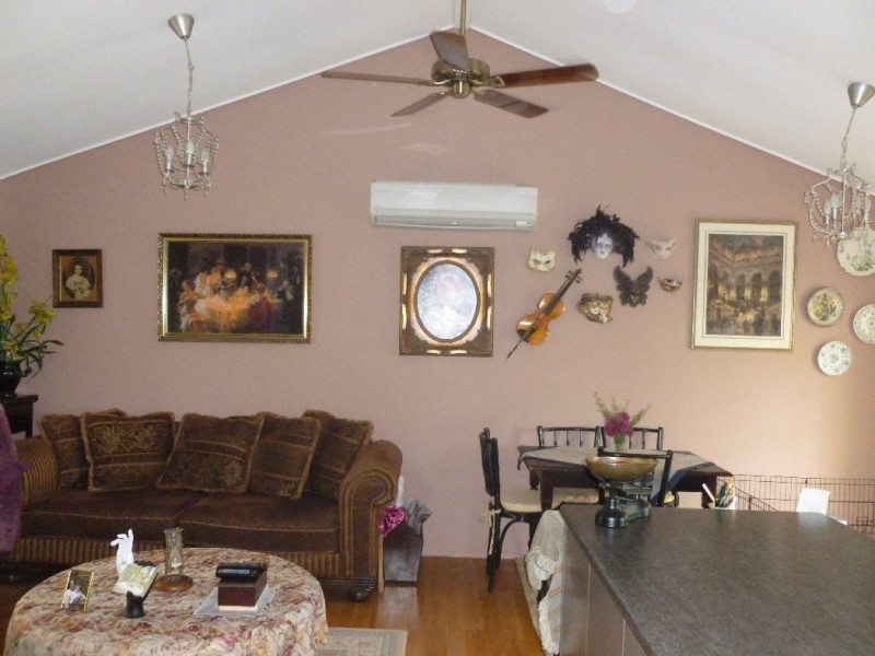 190 HIGH CENTRAL ROAD, Macleay Island QLD 4184