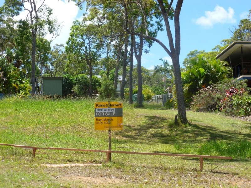 54 COONDOOROOPA DR, Macleay Island QLD 4184