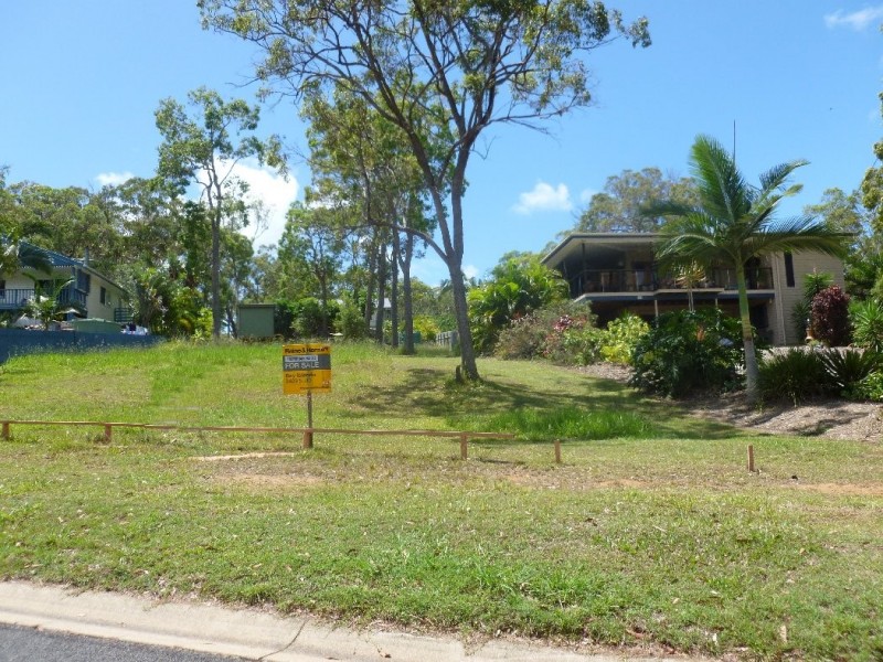 54 COONDOOROOPA DR, Macleay Island QLD 4184